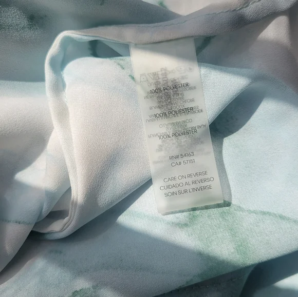 Beautiful Calvin Klein Blouse - Picture 7 of 8